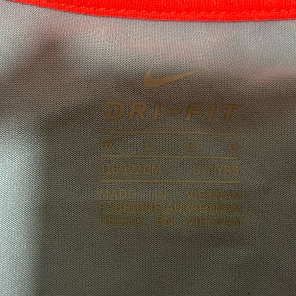 Nike Dri-fit long sweatshirt top with sparkle swoosh size large (6-7) - Picture 4 of 4